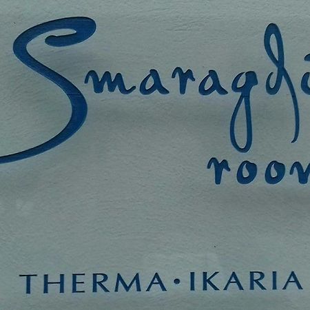 Smaragdi Studios And Rooms Ágios Kírykos Екстериор снимка